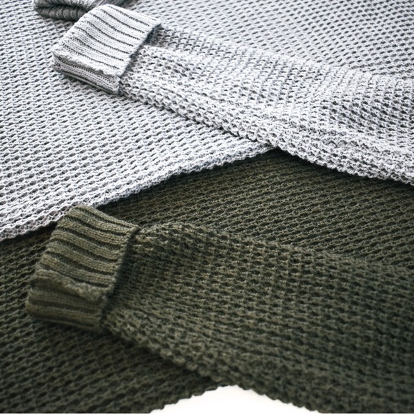 NWT Zenana High-Low Waffle Long Sleeve Sweater, Ash Grey - Picture 2 of 3